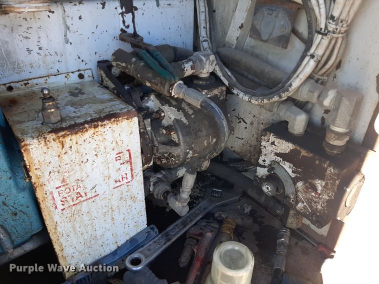 image for item GG9955 2001 Sterling  vacuum truck