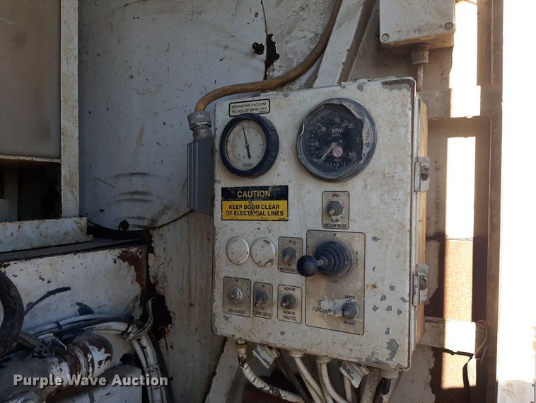 image for item GG9955 2001 Sterling  vacuum truck