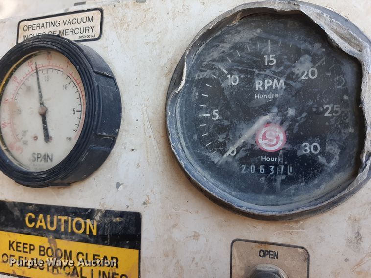 image for item GG9955 2001 Sterling  vacuum truck