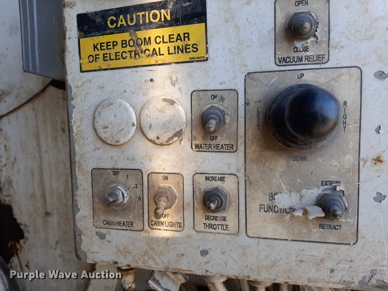 image for item GG9955 2001 Sterling  vacuum truck