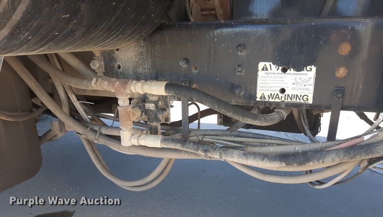 image for item GG9955 2001 Sterling  vacuum truck