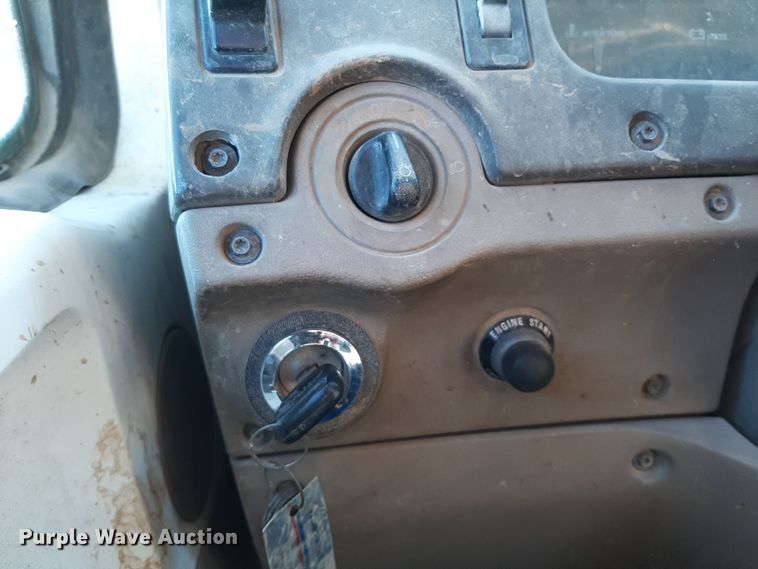 image for item GG9955 2001 Sterling  vacuum truck