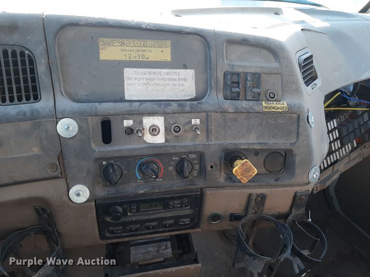 image for item GG9955 2001 Sterling  vacuum truck