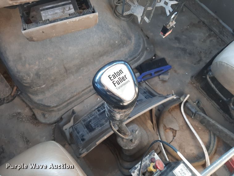 image for item GG9955 2001 Sterling  vacuum truck