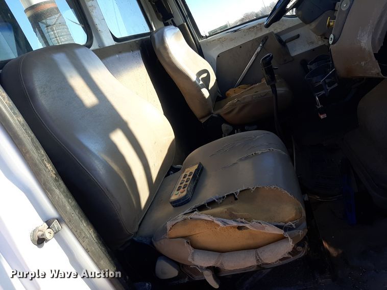 image for item GG9955 2001 Sterling  vacuum truck