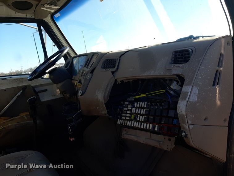 image for item GG9955 2001 Sterling  vacuum truck