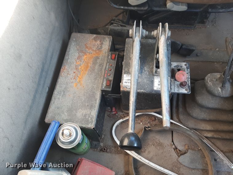 image for item GG9955 2001 Sterling  vacuum truck