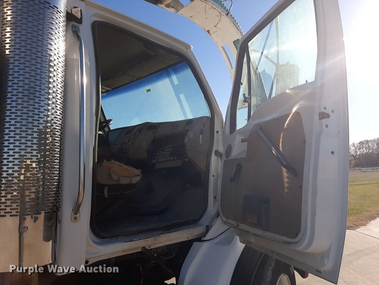 image for item GG9955 2001 Sterling  vacuum truck