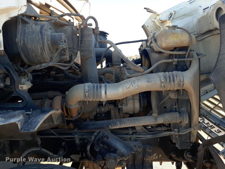 image for item GG9955 2001 Sterling  vacuum truck