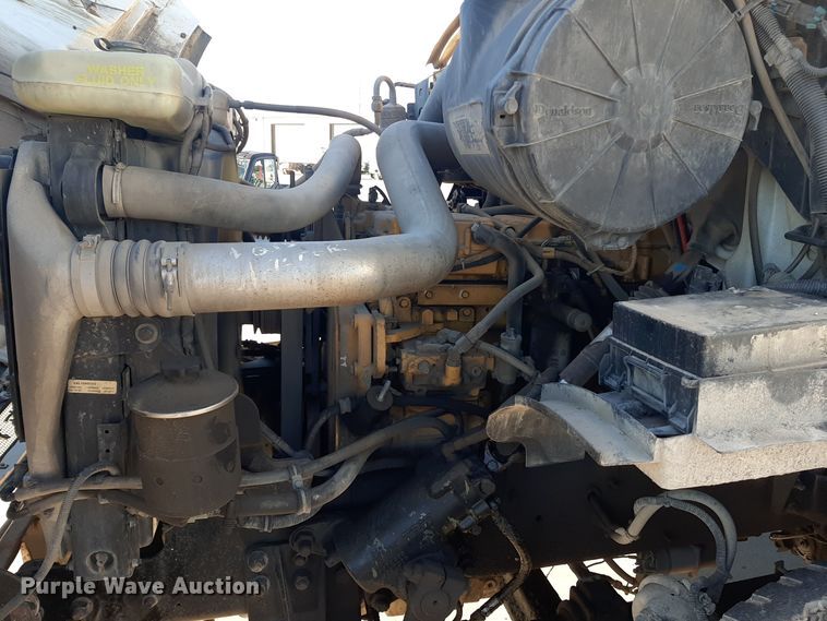 image for item GG9955 2001 Sterling  vacuum truck