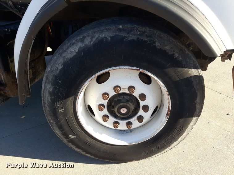 image for item GG9955 2001 Sterling  vacuum truck