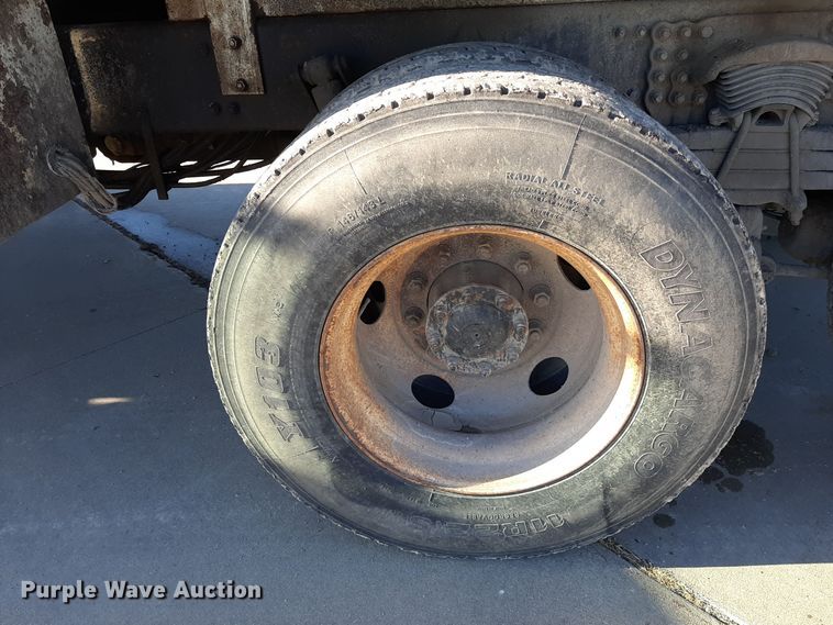 image for item GG9955 2001 Sterling  vacuum truck