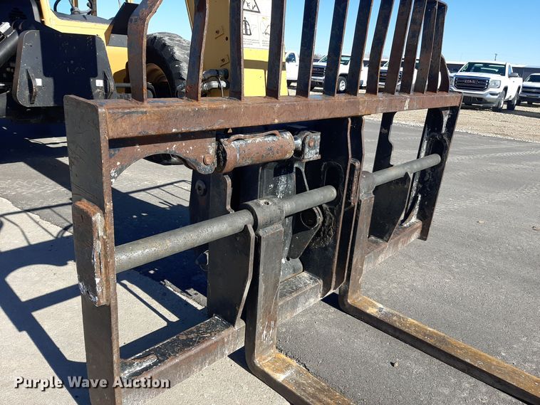 image for item GG9956 2007 Caterpillar TL642  telehandler