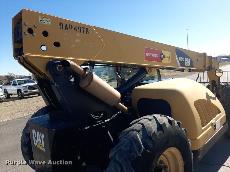 image for item GG9956 2007 Caterpillar TL642  telehandler