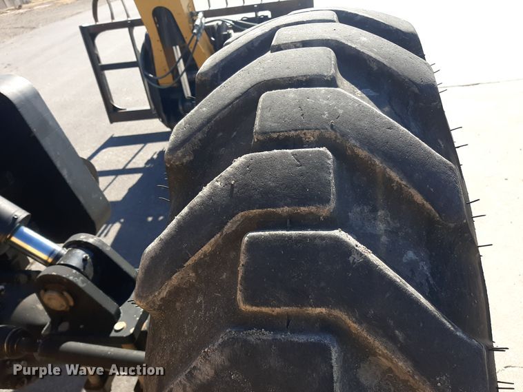 image for item GG9956 2007 Caterpillar TL642  telehandler