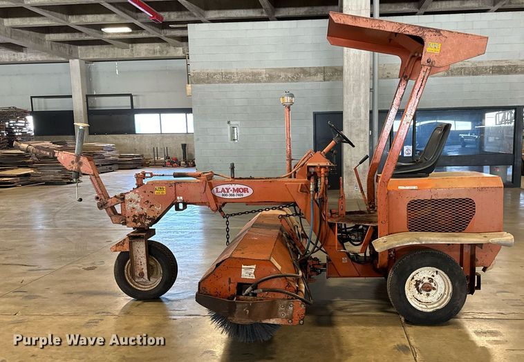 image for item GG9982 Lay-mor  broom