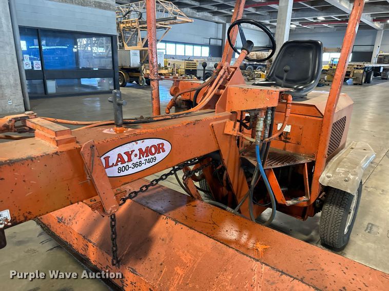 image for item GG9982 Lay-mor  broom