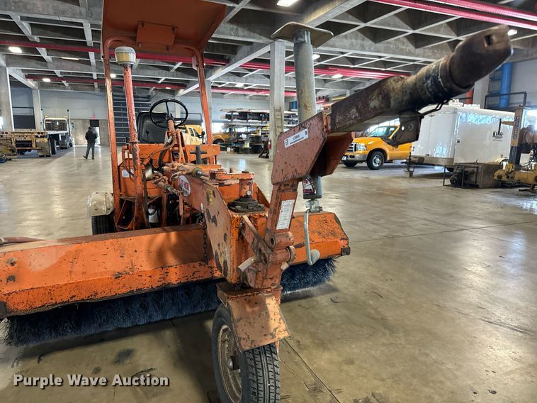 image for item GG9982 Lay-mor  broom