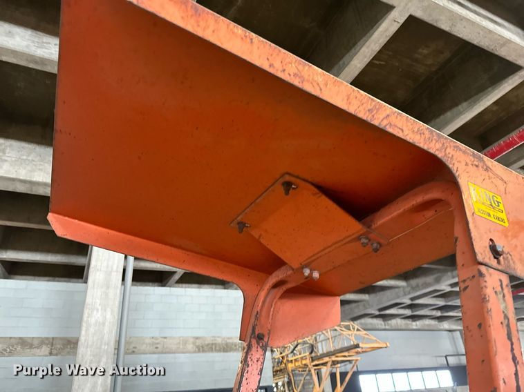 image for item GG9982 Lay-mor  broom