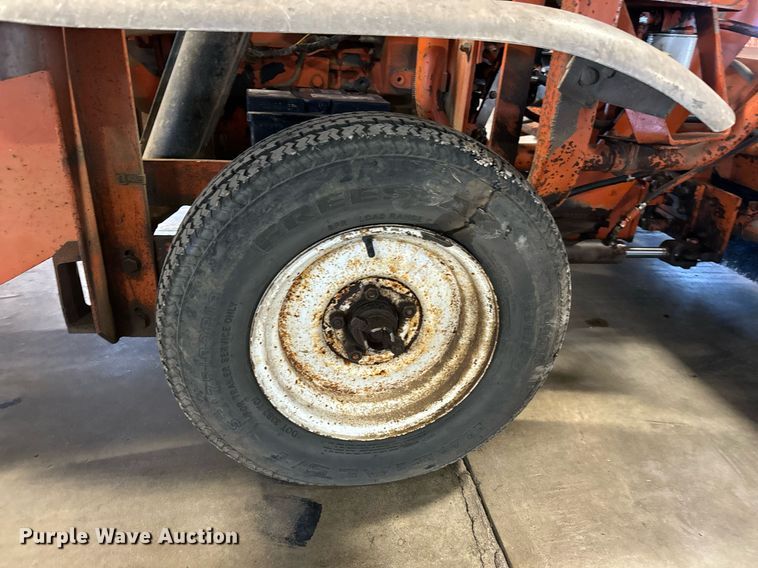 image for item GG9982 Lay-mor  broom