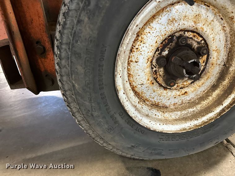 image for item GG9982 Lay-mor  broom