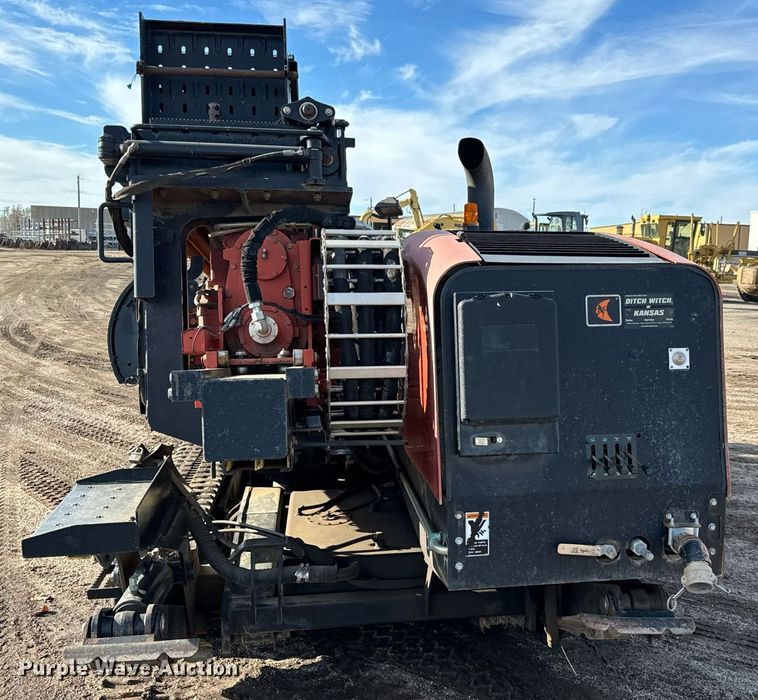 image for item GG9993 2011 Ditch Witch JT3020 Mach 1  directional boring unit