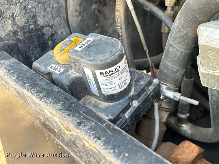 image for item GG9993 2011 Ditch Witch JT3020 Mach 1  directional boring unit