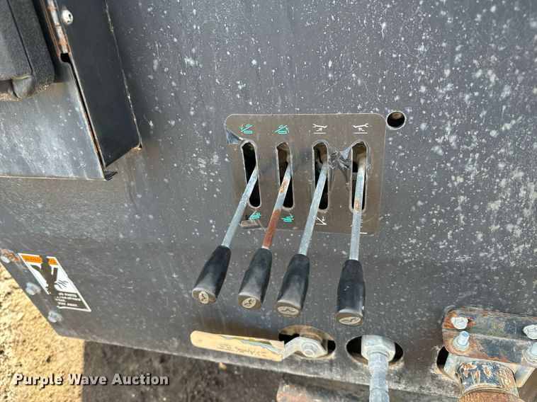 image for item GG9993 2011 Ditch Witch JT3020 Mach 1  directional boring unit