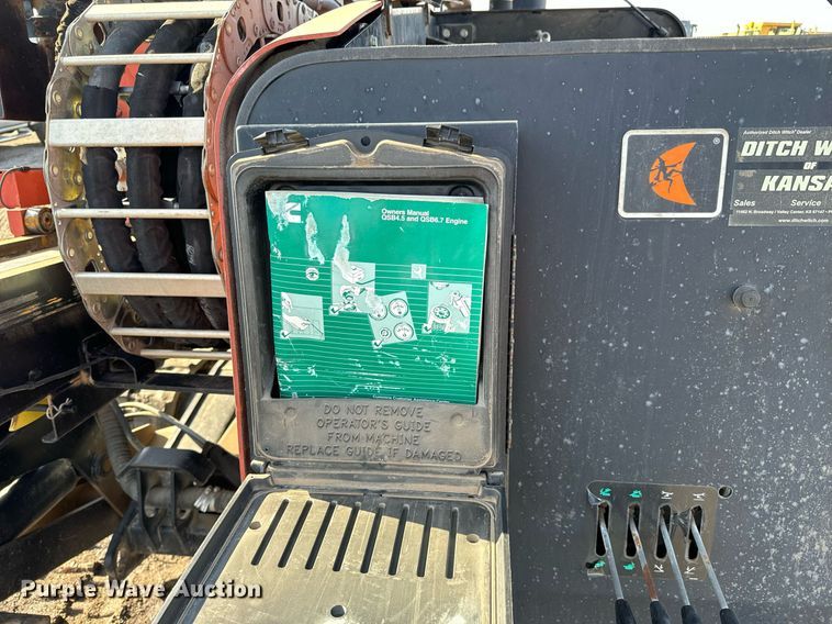 image for item GG9993 2011 Ditch Witch JT3020 Mach 1  directional boring unit