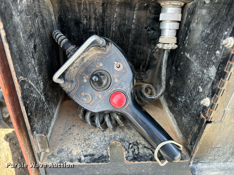 image for item GG9993 2011 Ditch Witch JT3020 Mach 1  directional boring unit