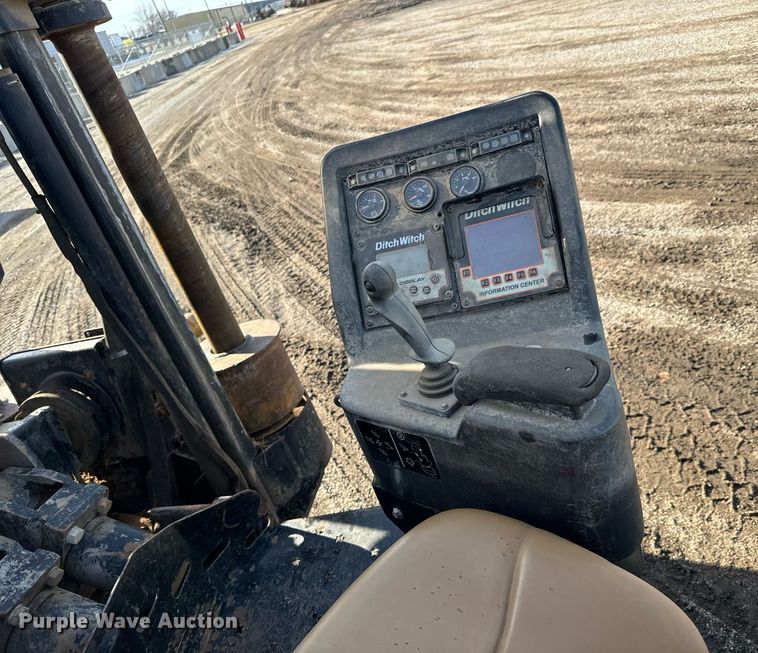 image for item GG9993 2011 Ditch Witch JT3020 Mach 1  directional boring unit