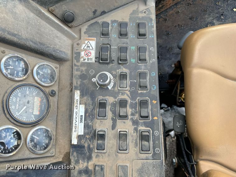 image for item GG9993 2011 Ditch Witch JT3020 Mach 1  directional boring unit