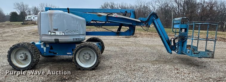 image for item JD9054 2005 Genie Z-45/25  boom lift