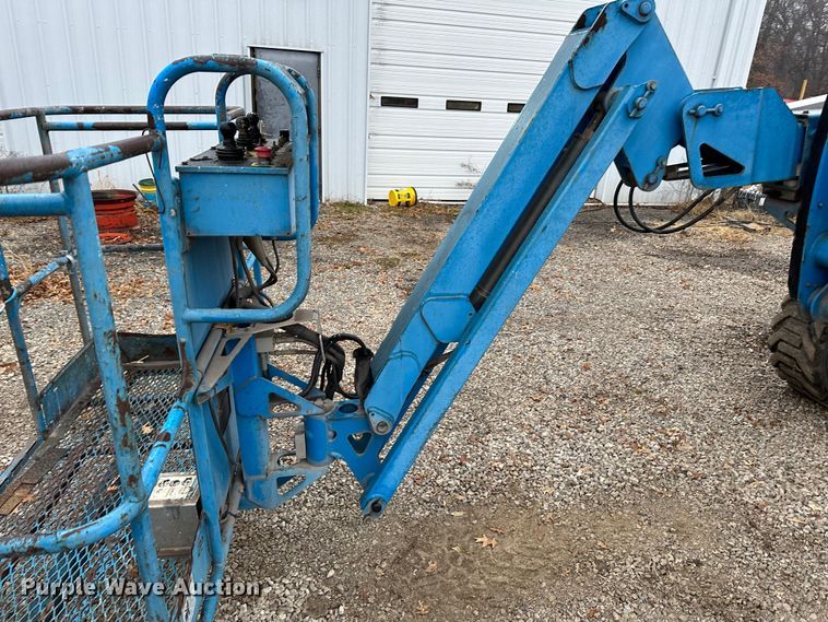 image for item JD9054 2005 Genie Z-45/25  boom lift