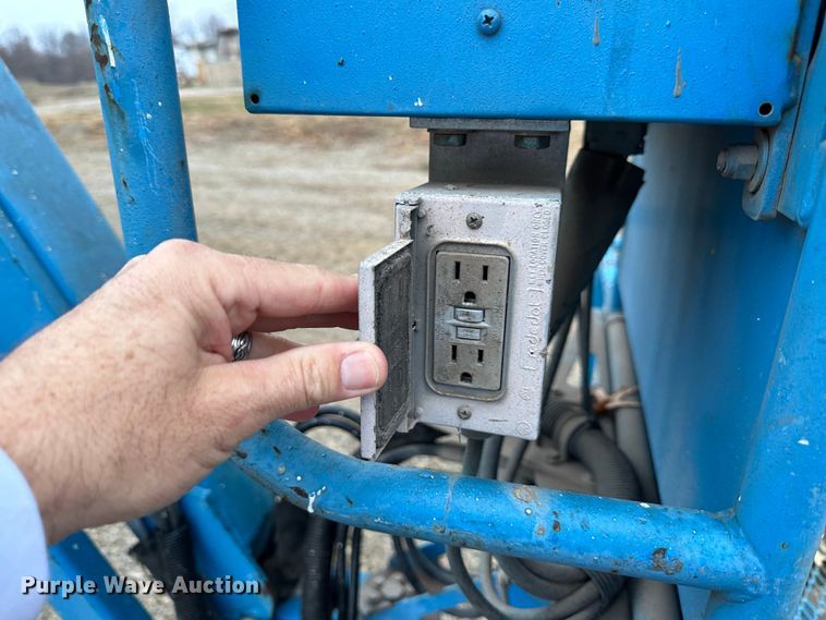 image for item JD9054 2005 Genie Z-45/25  boom lift