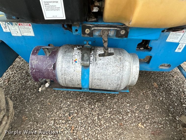 image for item JD9054 2005 Genie Z-45/25  boom lift