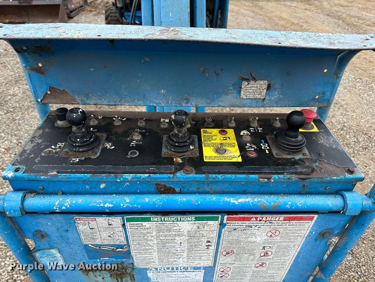 image for item JD9054 2005 Genie Z-45/25  boom lift