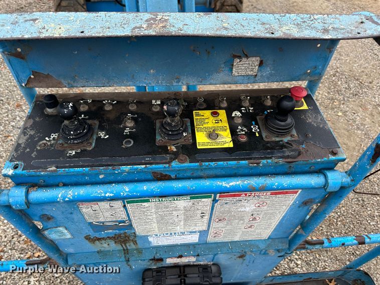 image for item JD9054 2005 Genie Z-45/25  boom lift