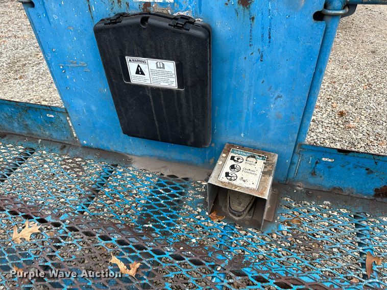 image for item JD9054 2005 Genie Z-45/25  boom lift