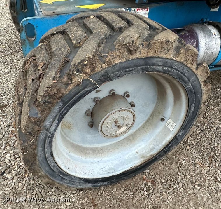 image for item JD9054 2005 Genie Z-45/25  boom lift