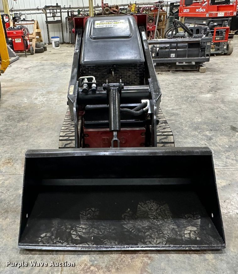 image for item JR9827 2019 Toro TX427  compact utility loader