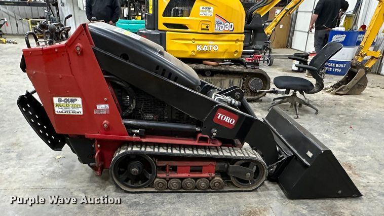 image for item JR9827 2019 Toro TX427  compact utility loader