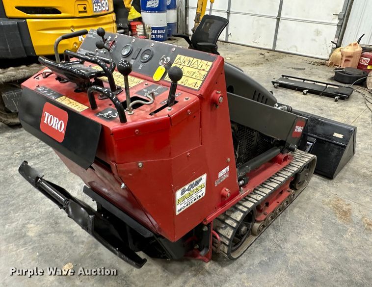image for item JR9827 2019 Toro TX427  compact utility loader