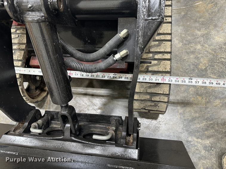 image for item JR9827 2019 Toro TX427  compact utility loader