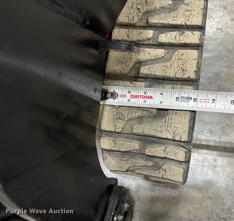 image for item JR9827 2019 Toro TX427  compact utility loader