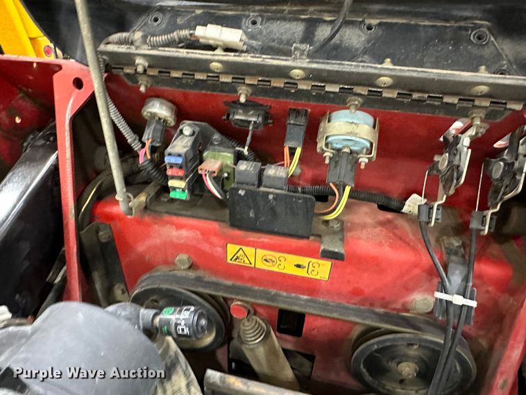 image for item JR9827 2019 Toro TX427  compact utility loader