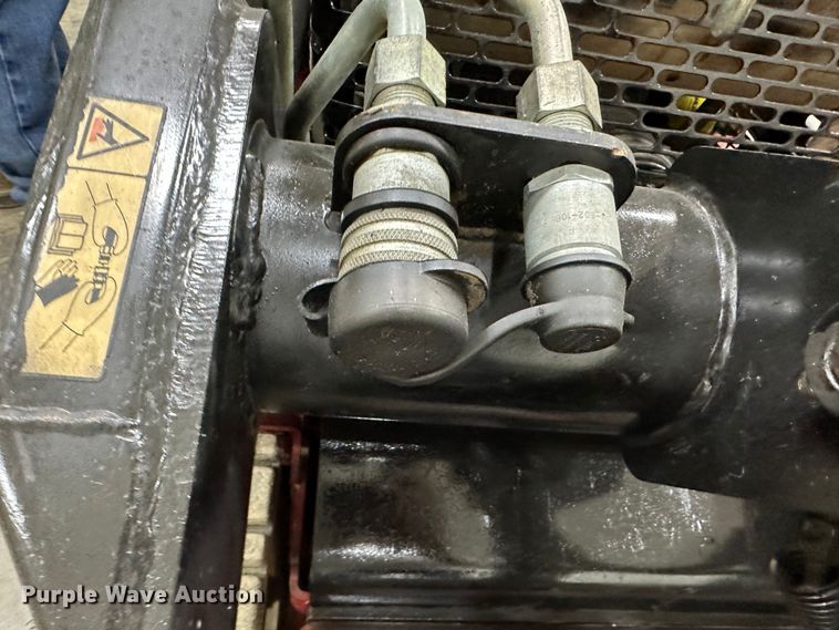 image for item JR9827 2019 Toro TX427  compact utility loader