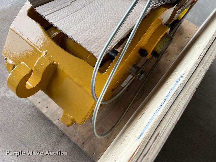 image for item JT9041 HTV Machinery CAT320  excavator quick coupler