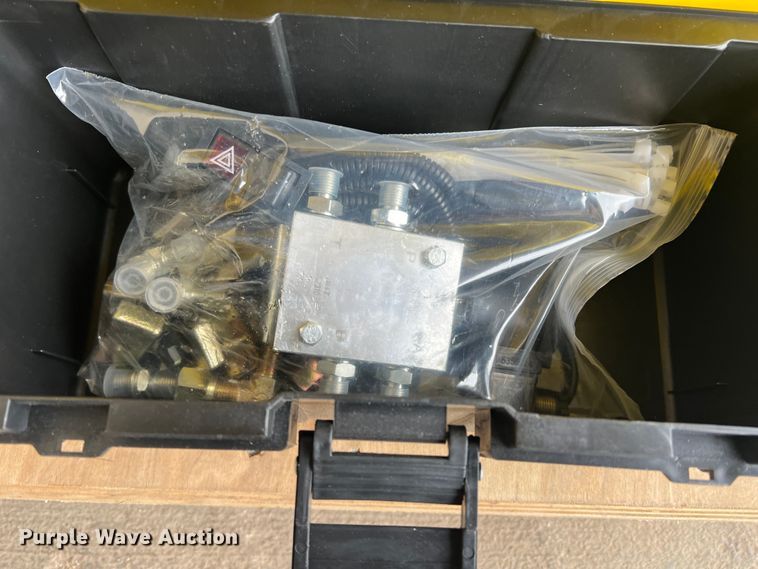 image for item JT9041 HTV Machinery CAT320  excavator quick coupler