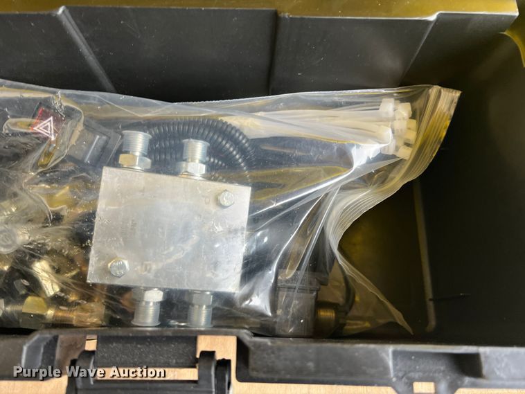 image for item JT9041 HTV Machinery CAT320  excavator quick coupler